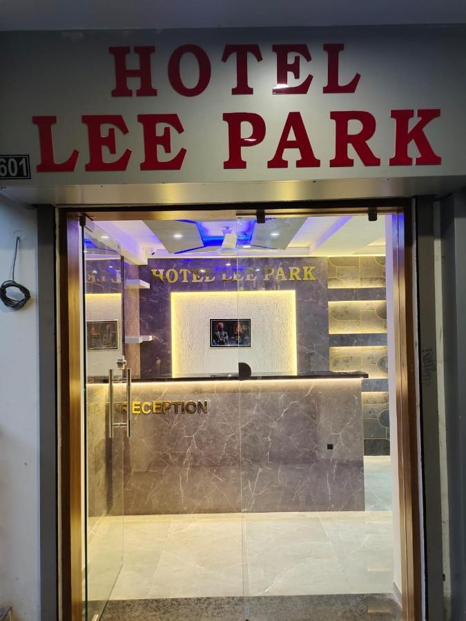 Hotel Lee Park 아흐메다바드 외부 사진