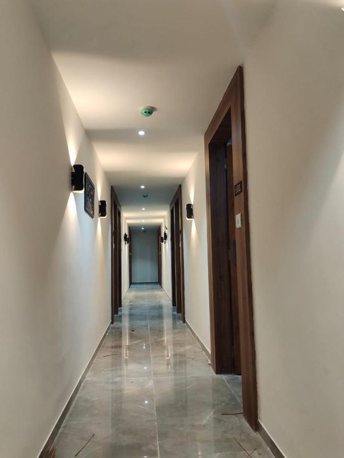 Hotel Lee Park 아흐메다바드 외부 사진