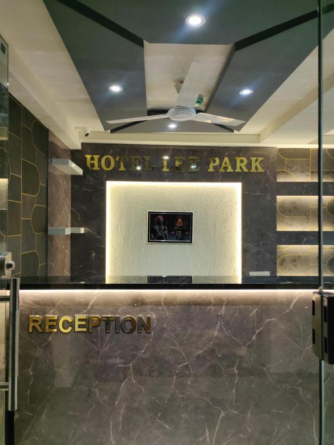Hotel Lee Park 아흐메다바드 외부 사진