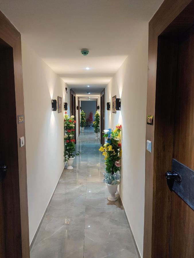 Hotel Lee Park 아흐메다바드 외부 사진