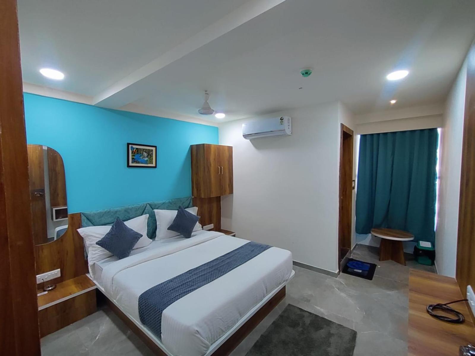 Hotel Lee Park 아흐메다바드 외부 사진