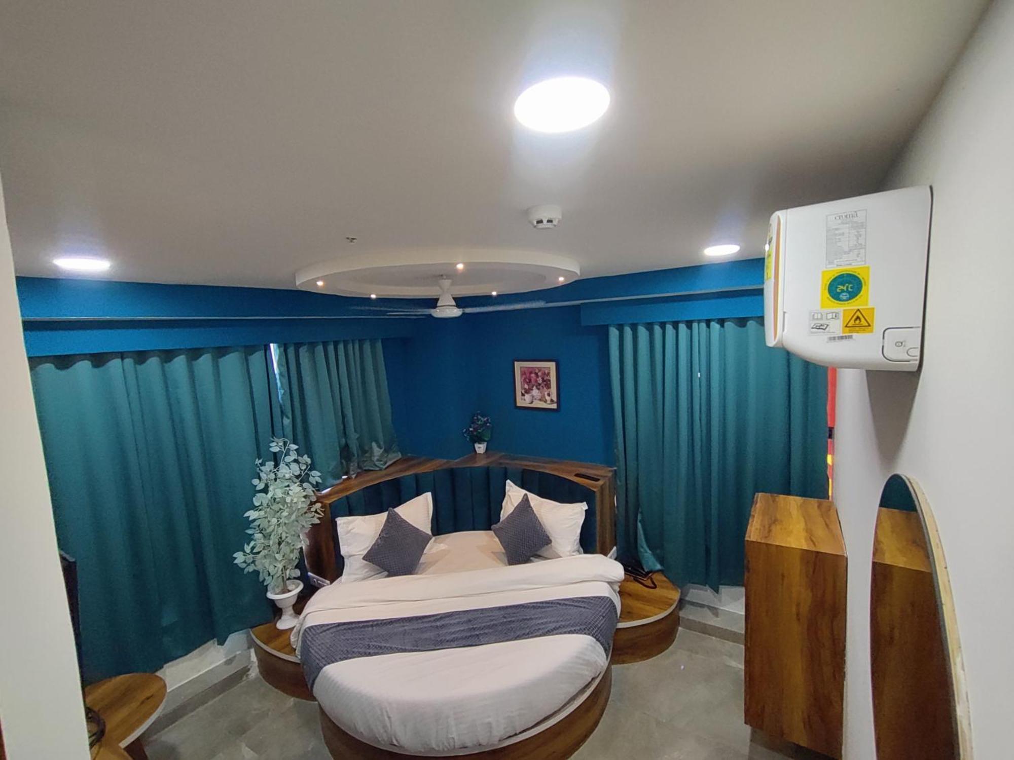 Hotel Lee Park 아흐메다바드 외부 사진