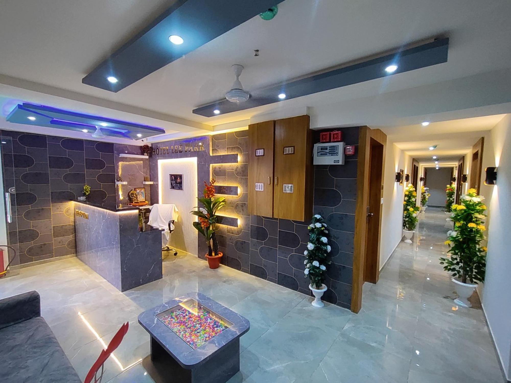 Hotel Lee Park 아흐메다바드 외부 사진